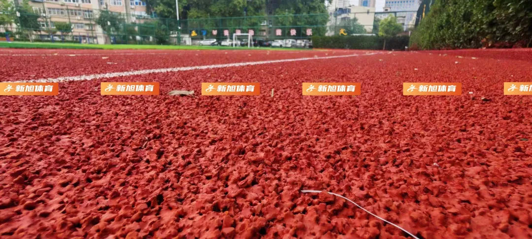 校園透氣型塑膠跑道建設施工